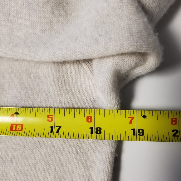 Club Monaco Cashmere Faux Wrap Top Size Medium - Picture 13 of 14